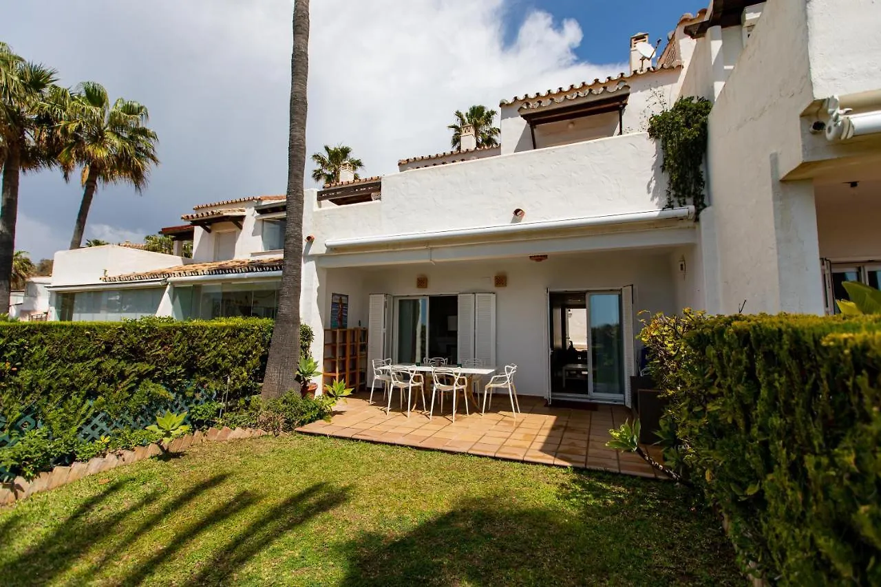 Casa 1 Linea De Playa. Villa Marbella 0*,  Spain